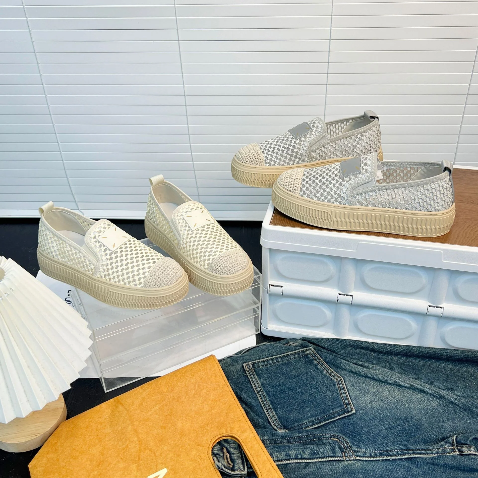 Damen Geblümte Slipper mit funkelnder Schnallenverzierung Heidi Mode - Image 6
