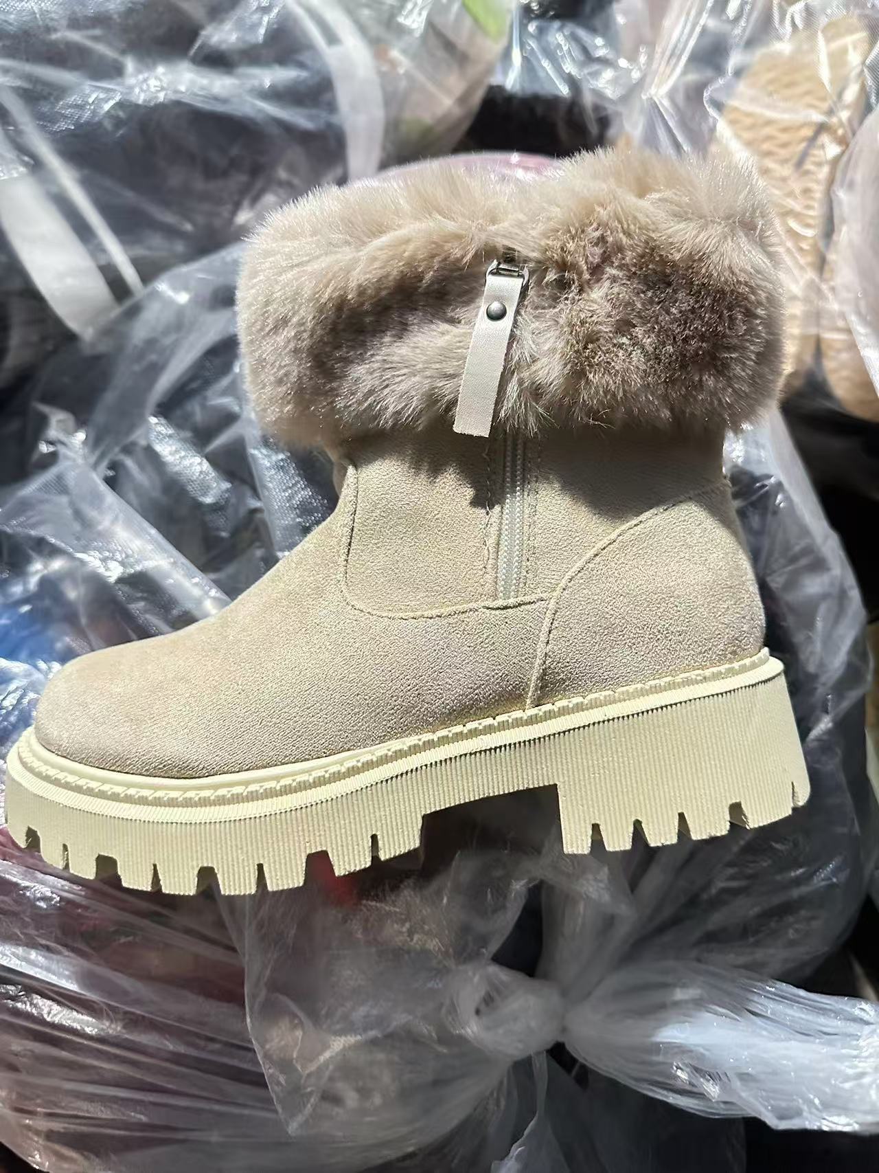 Damen gefütterte Winterstiefel mit modischem Kunstfell und rutschfester Profilsohle Heidi Mode - Image 6