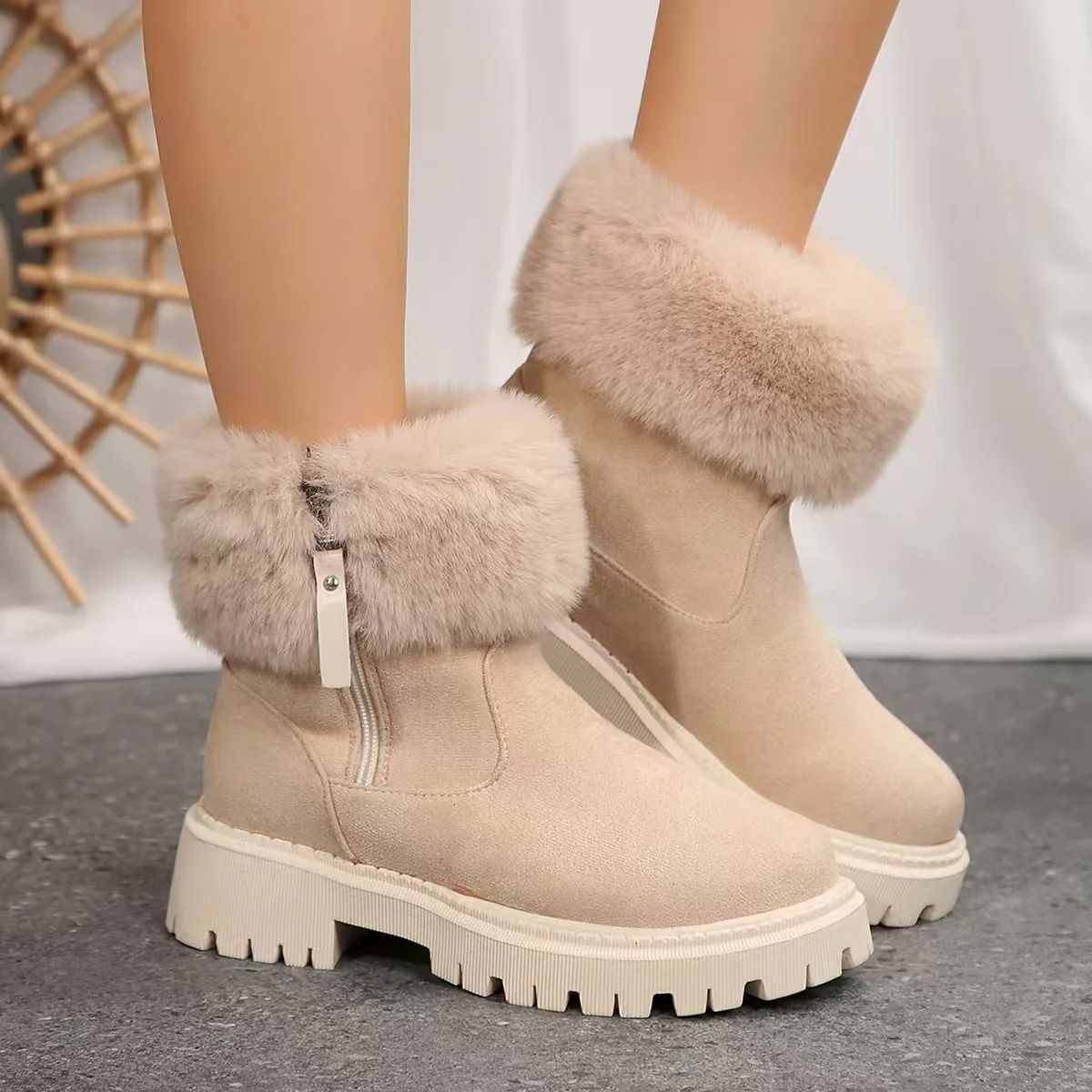 Damen gefütterte Winterstiefel mit modischem Kunstfell und rutschfester Profilsohle Heidi Mode - Image 7