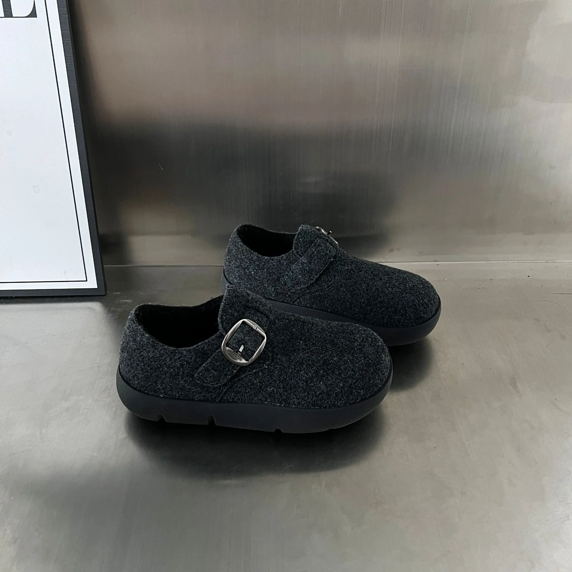 Damen gemütliche Clogs mit modischer Schnallenverzierung Heidi Mode - Image 5