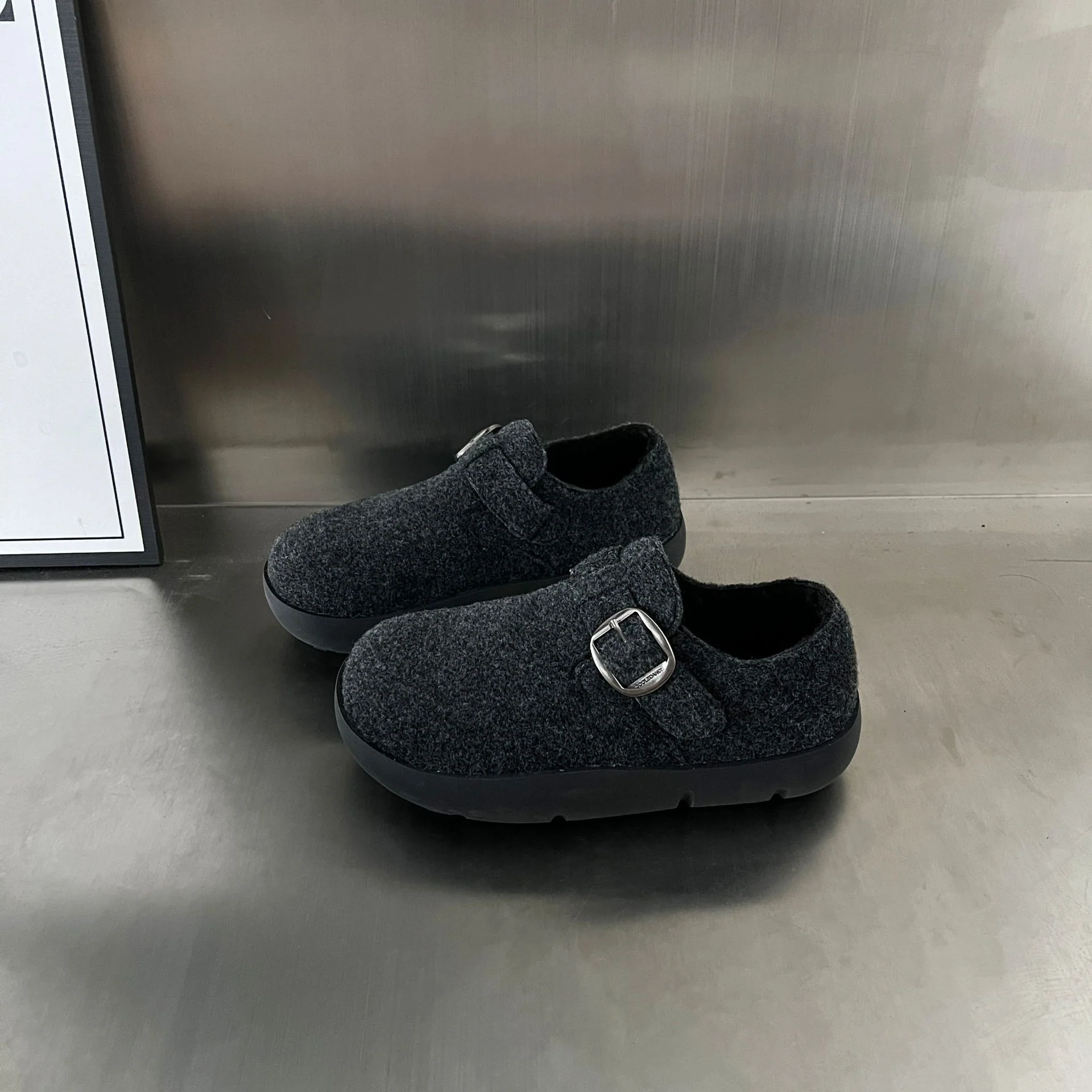 Damen gemütliche Clogs mit modischer Schnallenverzierung Heidi Mode - Image 7