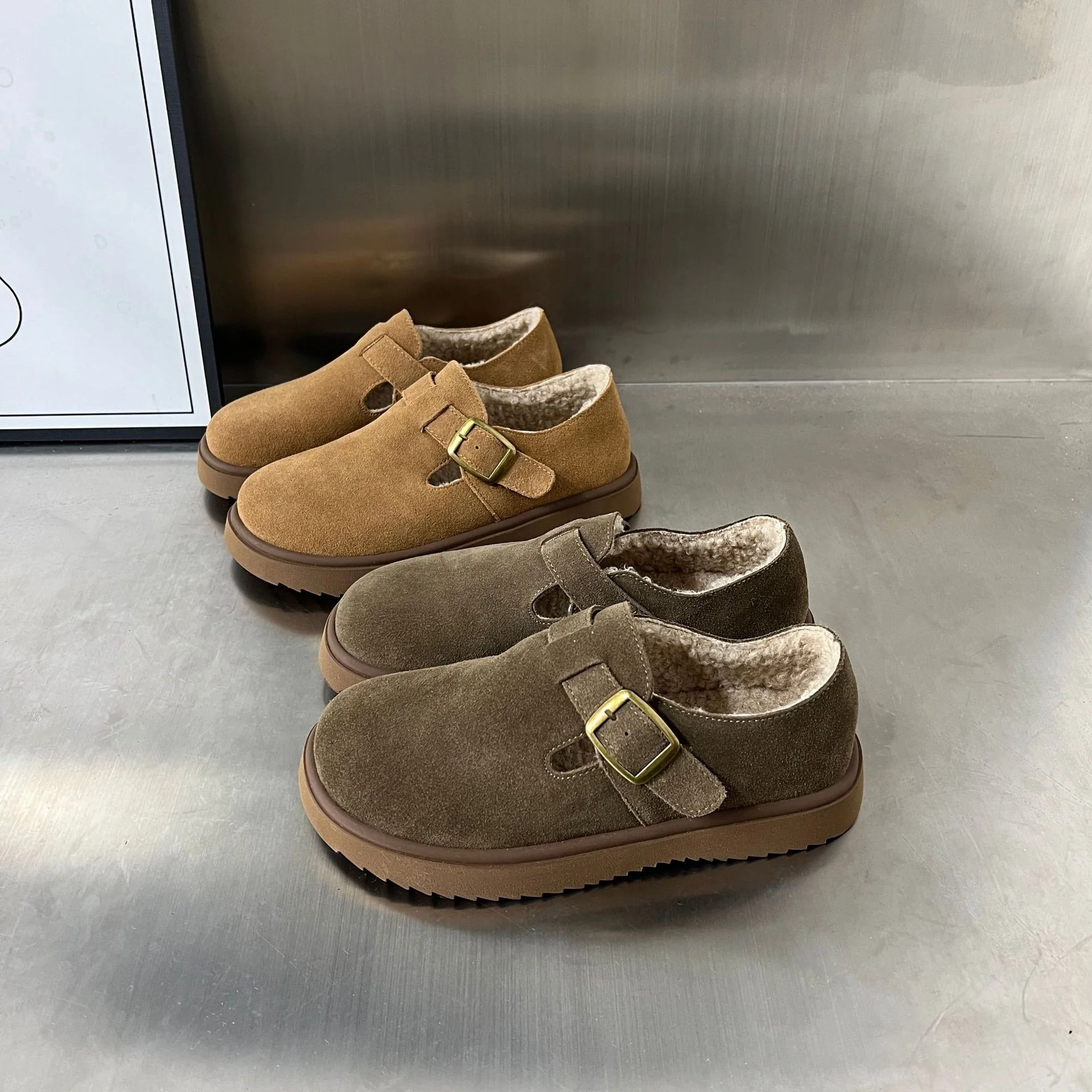 Damen Gemütliche Clogs mit warmem Innenfutter und praktischem Schnallenverschluss Heidi Mode - Image 3