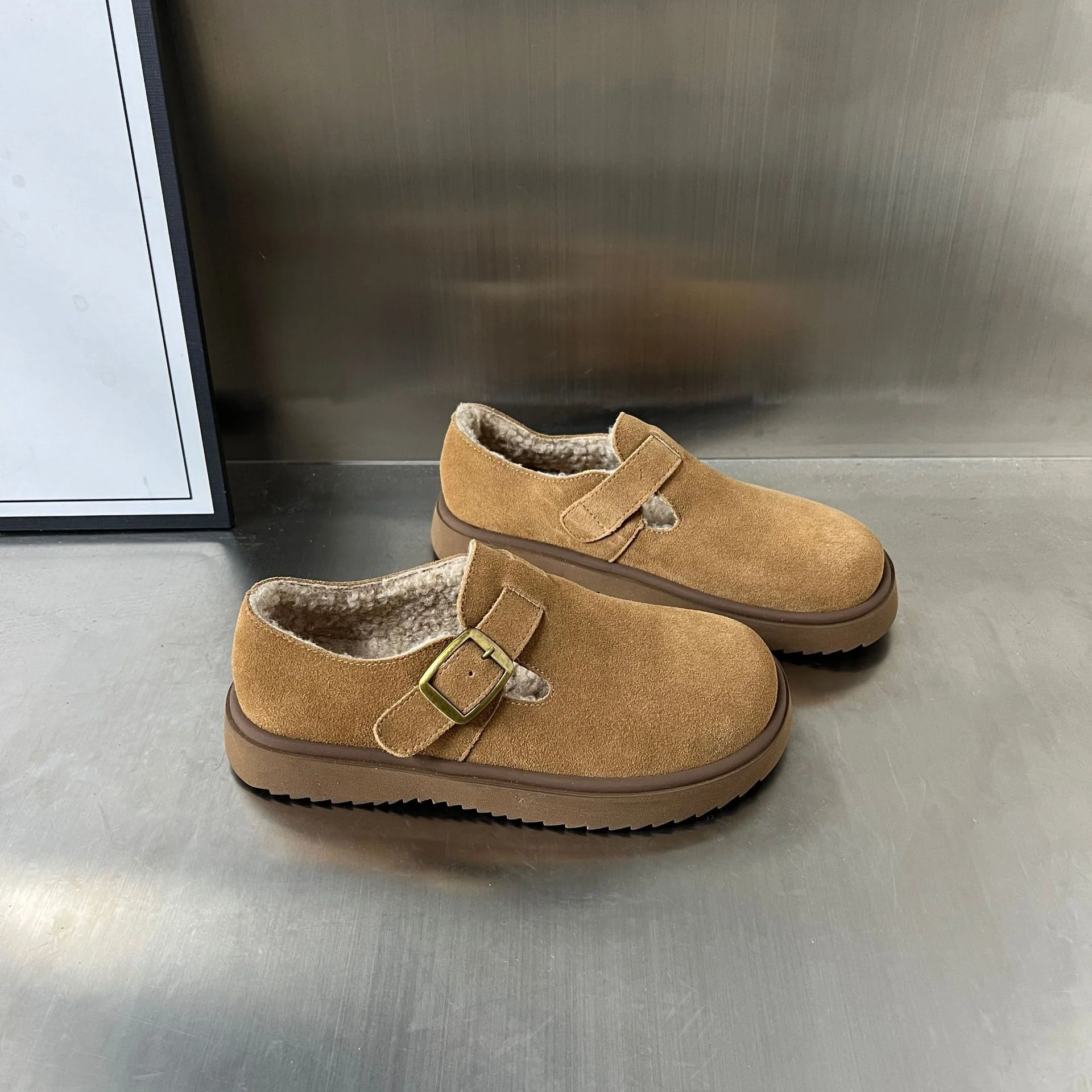 Damen Gemütliche Clogs mit warmem Innenfutter und praktischem Schnallenverschluss Heidi Mode - Image 4