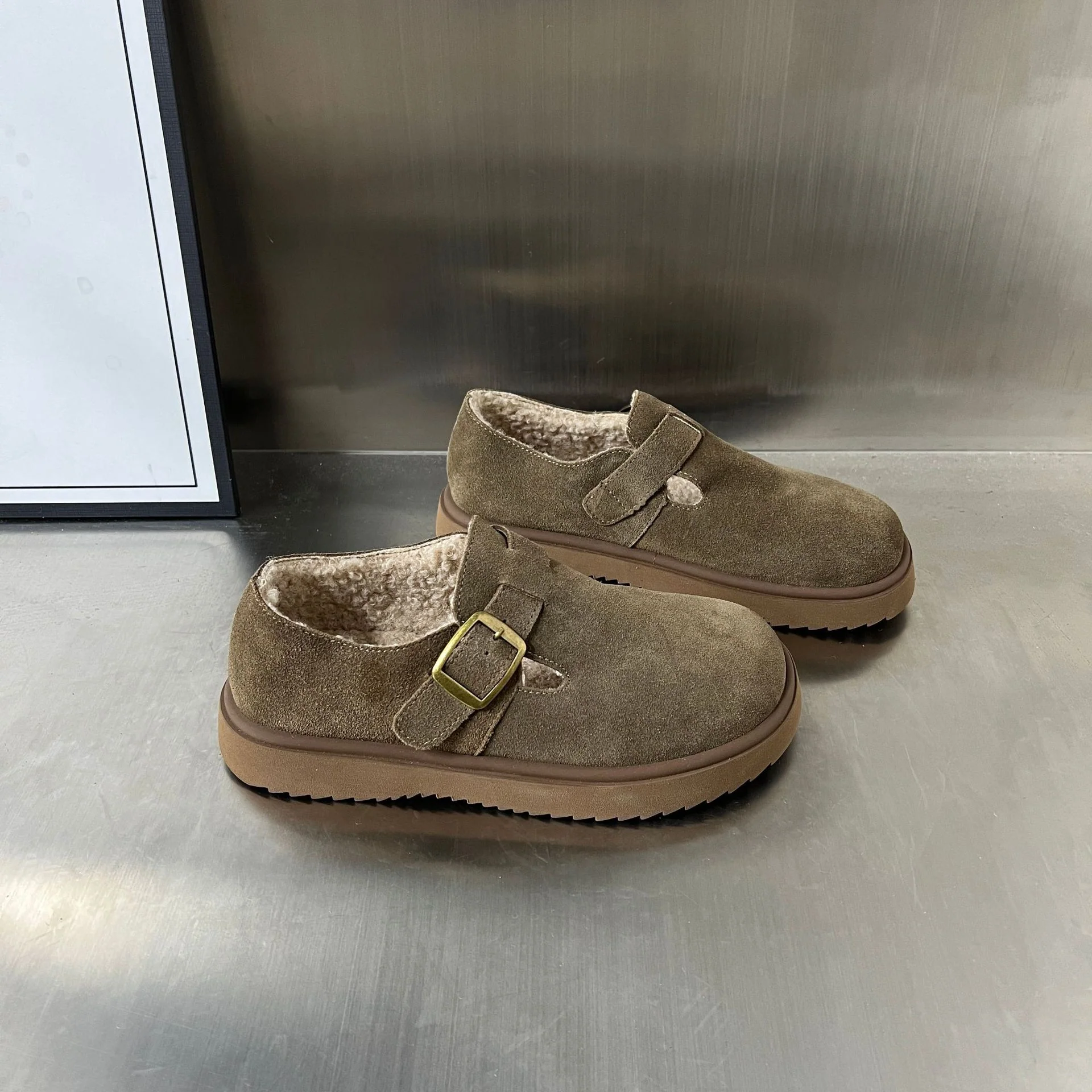 Damen Gemütliche Clogs mit warmem Innenfutter und praktischem Schnallenverschluss Heidi Mode - Image 5