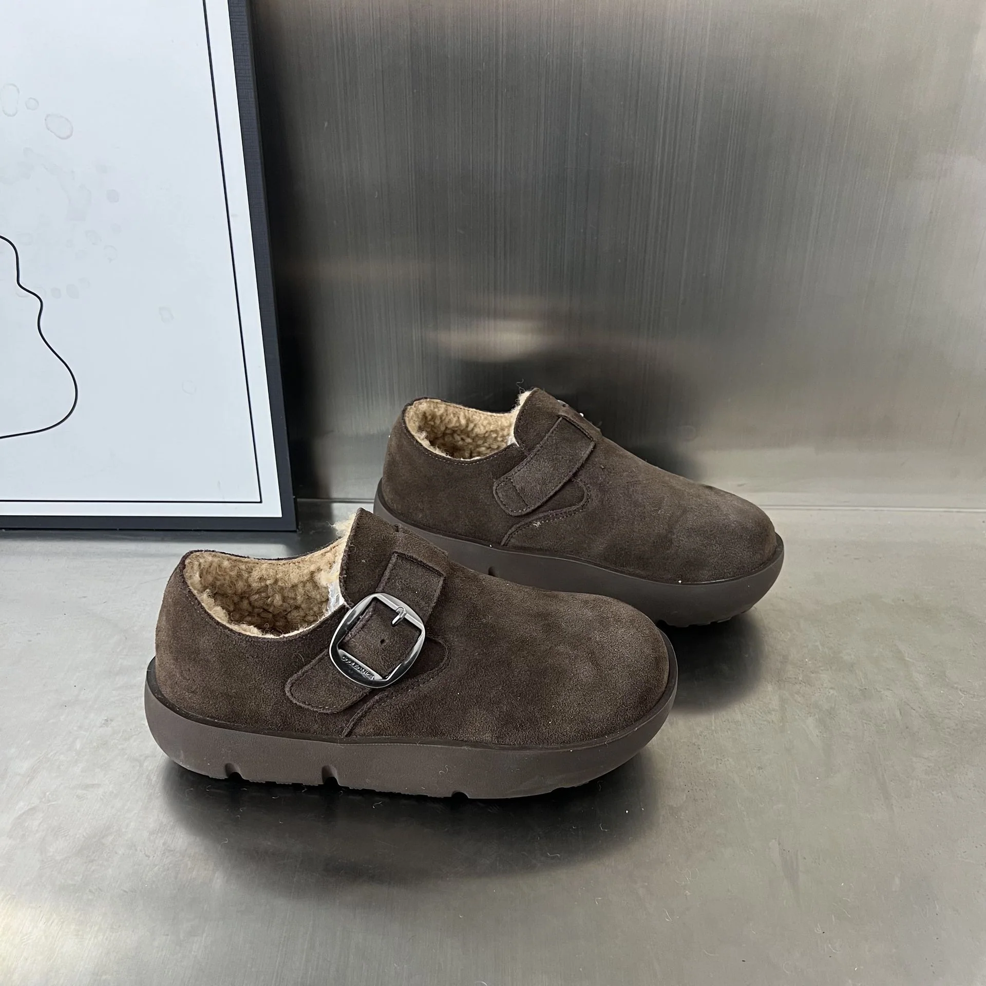 Damen Gemütliche Clogs mit weichem Futter und modischem Schnallenverschluss Heidi Mode - Image 4