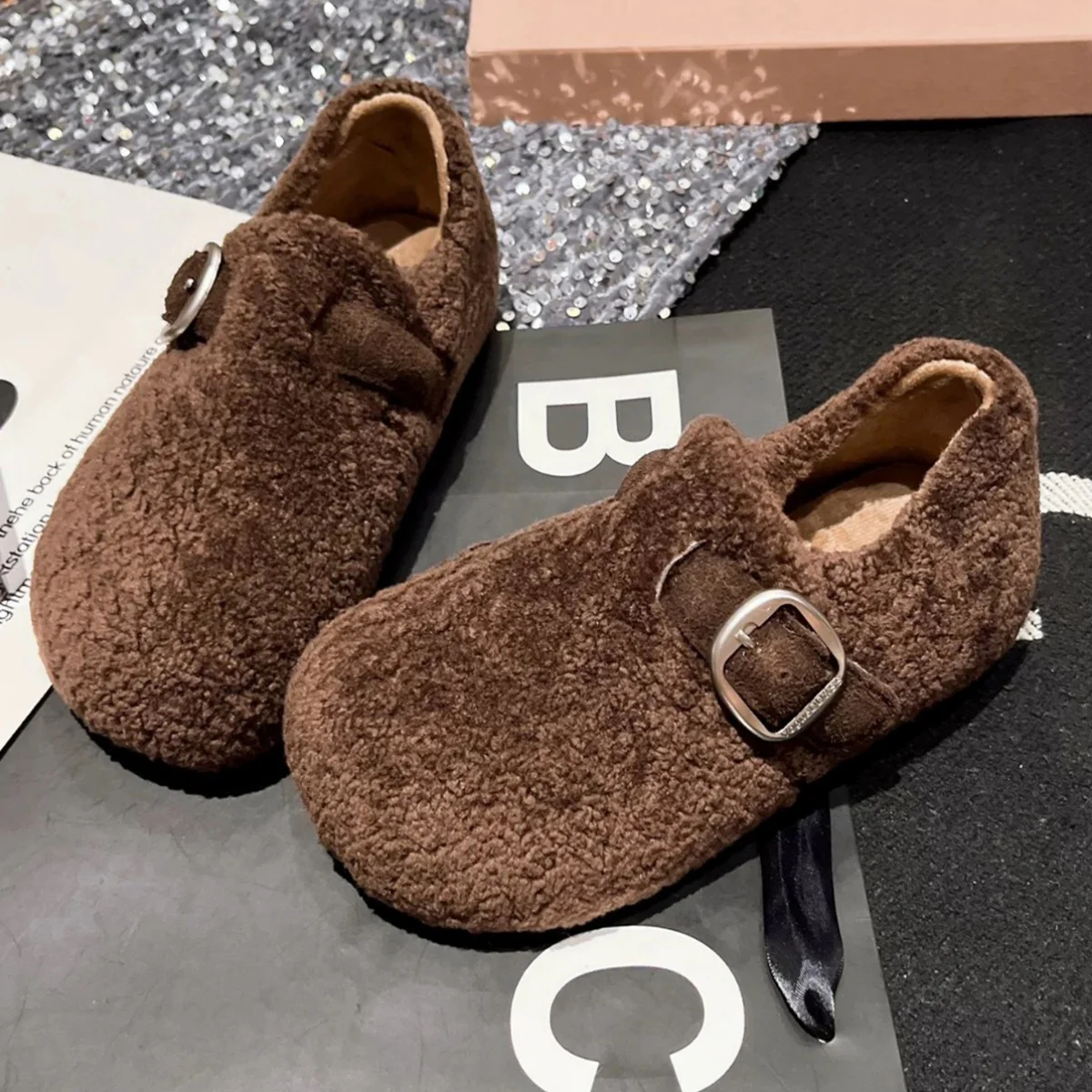 Damen Gemütliche Hausschuhe mit modischem Schnallenverschluss Heidi Mode - Image 4