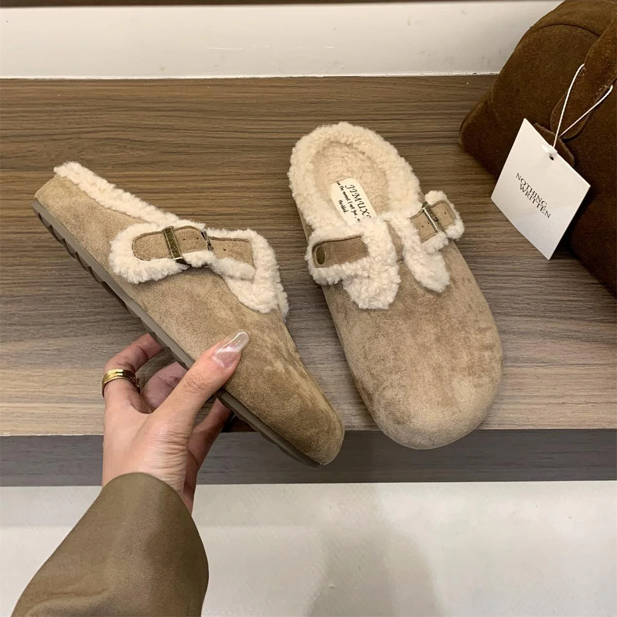 Damen Gemütliche Hausschuhe mit weichem Fleecefutter und dekorativem Schnallenverschluss Heidi Mode - Image 2