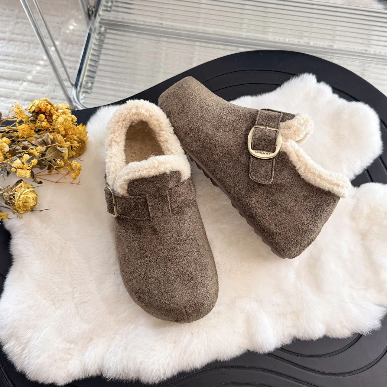 Damen Gemütliche Hausschuhe mit weichem Innenfutter und stylischem Riemen Heidi Mode - Image 4