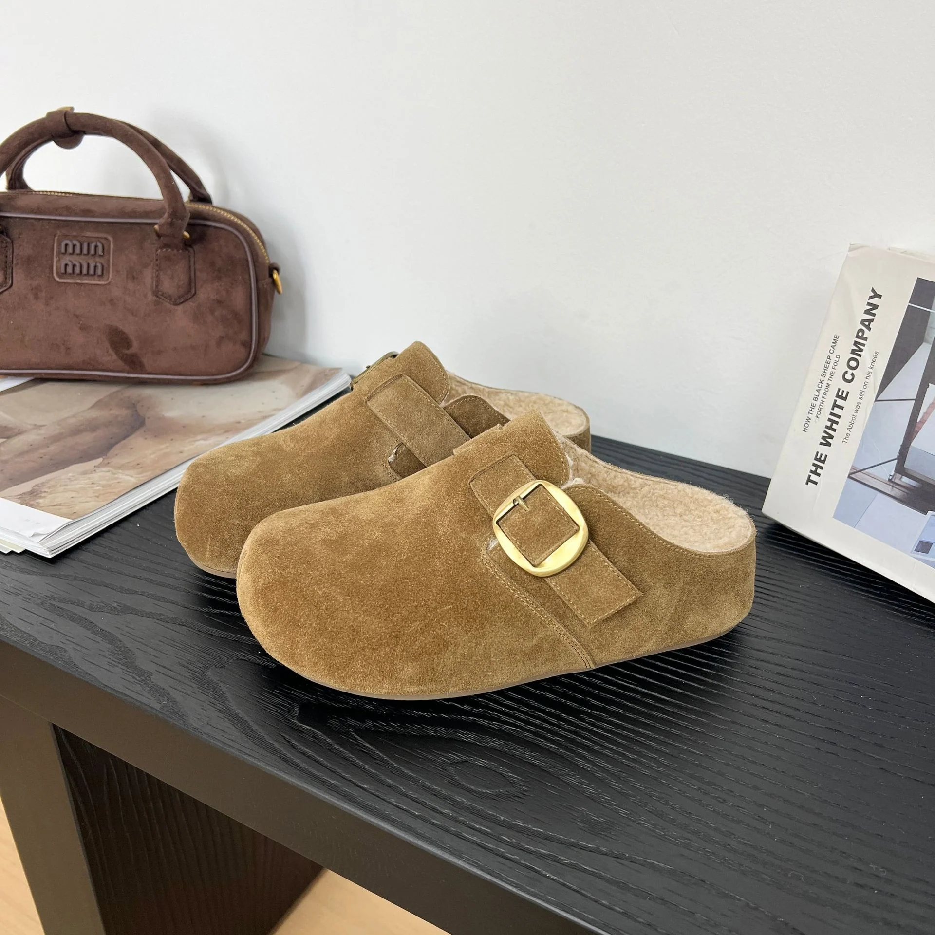 Damen Gepolsterte Wildleder-Clogs mit praktischer Schnallenverzierung Heidi Mode - Image 8