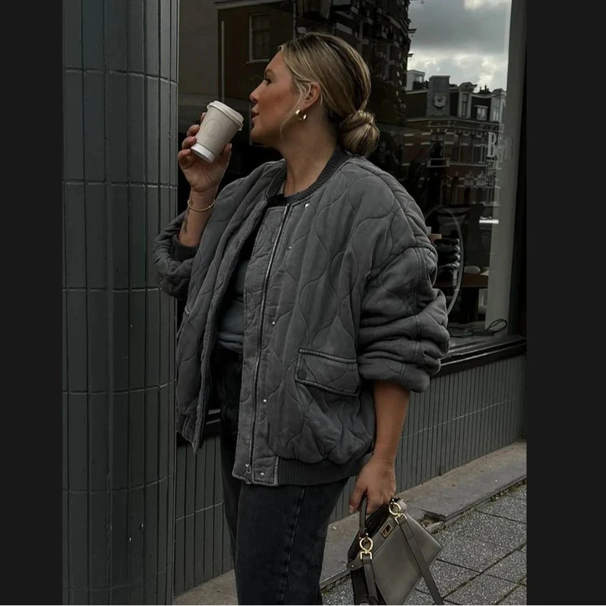 Damen gesteppte Oversized-Bomberjacke mit weichem Futter und luxuriösem Schnitt Heidi-Mode - Image 3