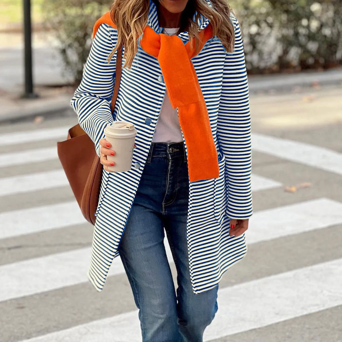 Damen Gestreifter Trenchcoat mit Modischem Schal und Hoher Funktionalität Heidi-Mode - Image 5