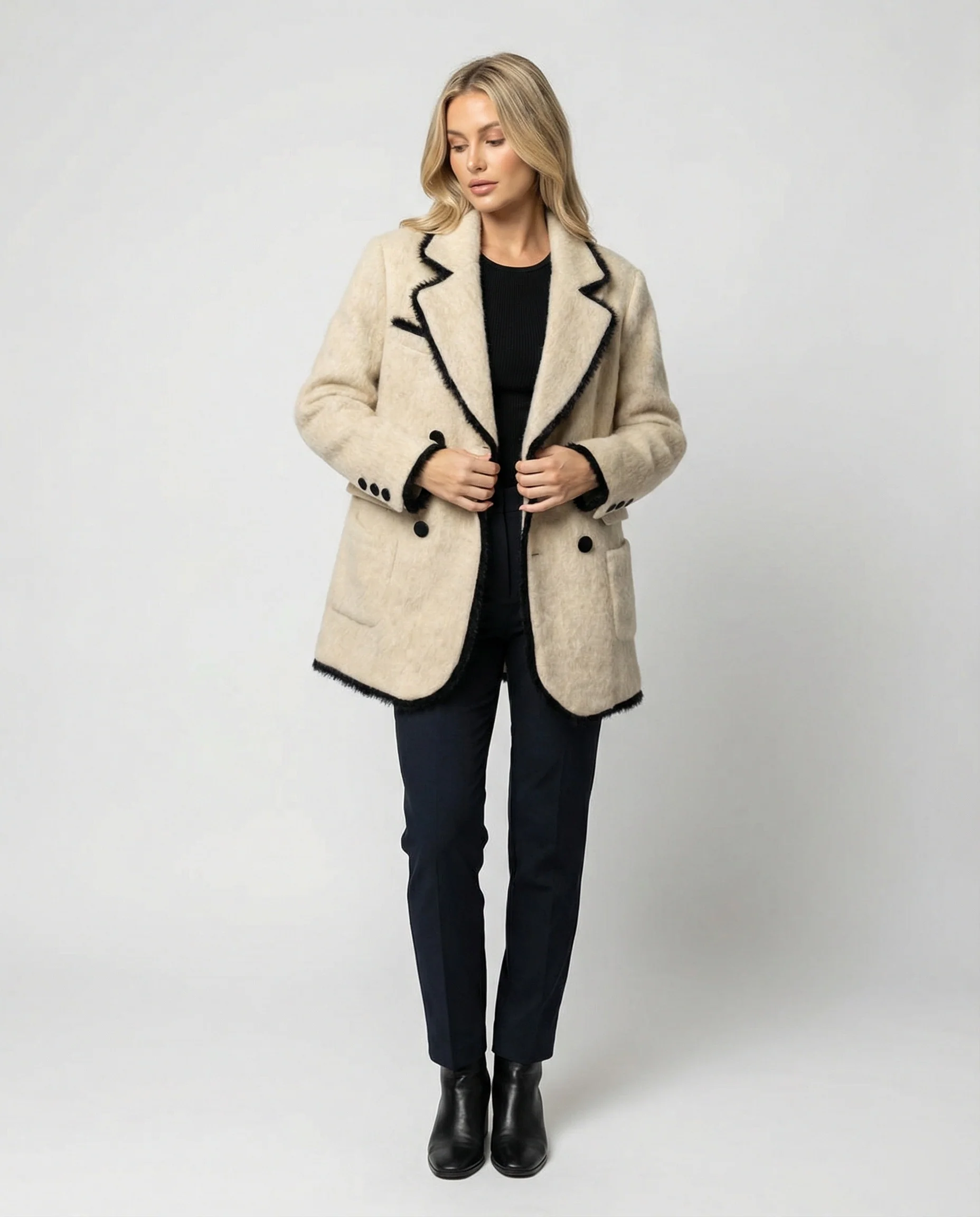 Damen Grobstrickjacke Damen weit geschnittener Doppelreiher Mantelblazer aus Flauschgarn mit Reverskragen und Pattentaschen Heidi-Mode - Image 3