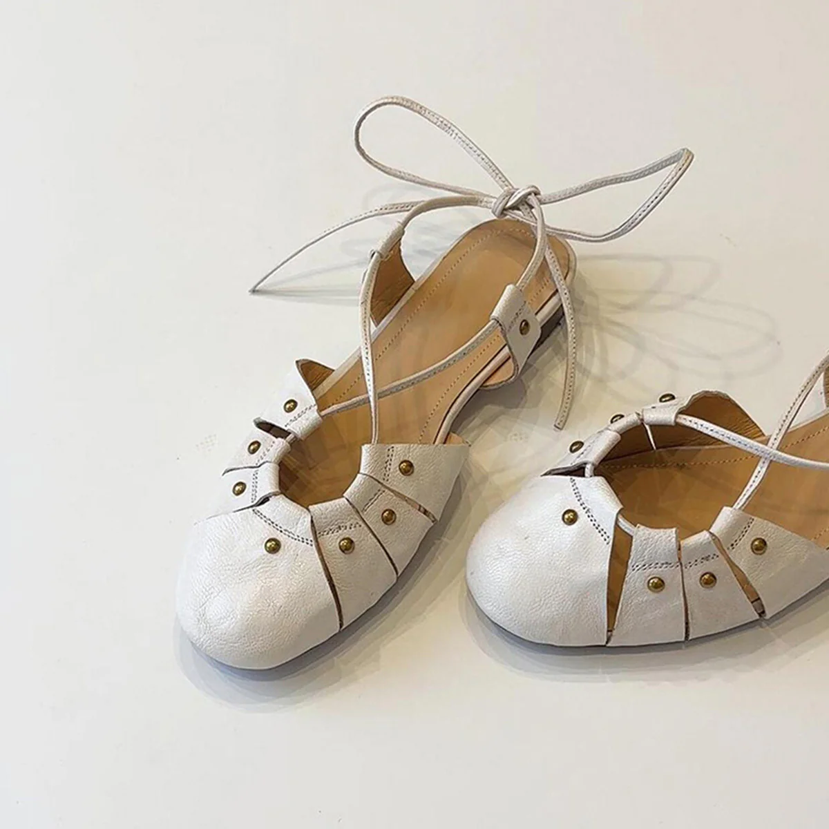 Damen Halbschuhe mit modischem Schnürdesign und stilvollen Studdetails Heidi Mode - Image 6