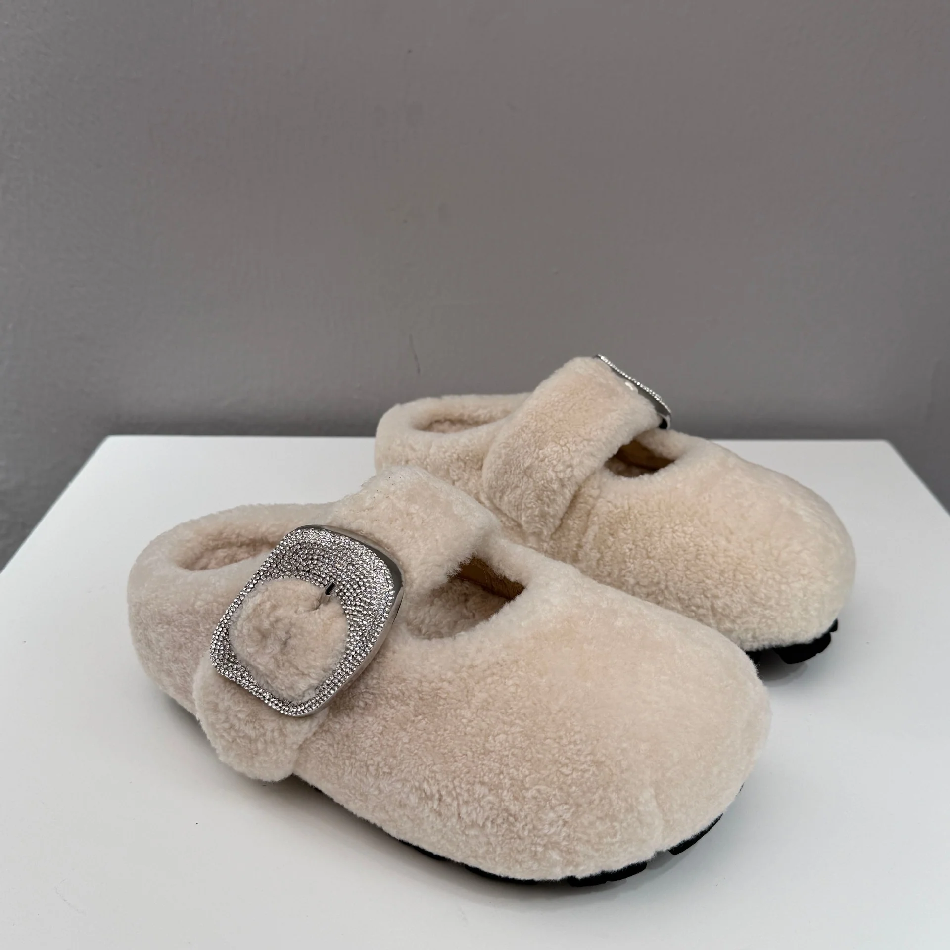 Damen Hausschuhe aus weichem Fleece mit modischem Schnallenverschluss Heidi Mode - Image 6