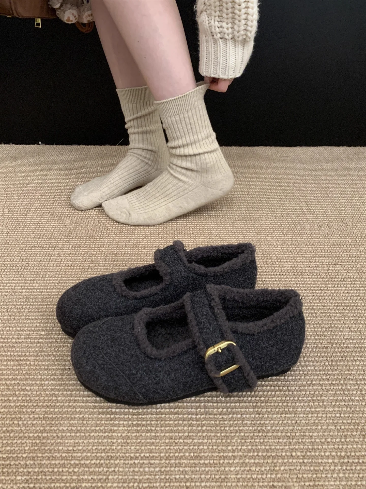 Damen Hausschuhe mit dekorativem Riemchen und kuscheligem Futter Heidi Mode - Image 6