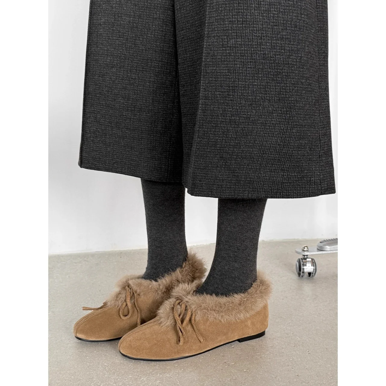 Damen Hausschuhe mit luxuriösem Kunstfellrand und elegantem Schleifendetail Heidi Mode - Image 7