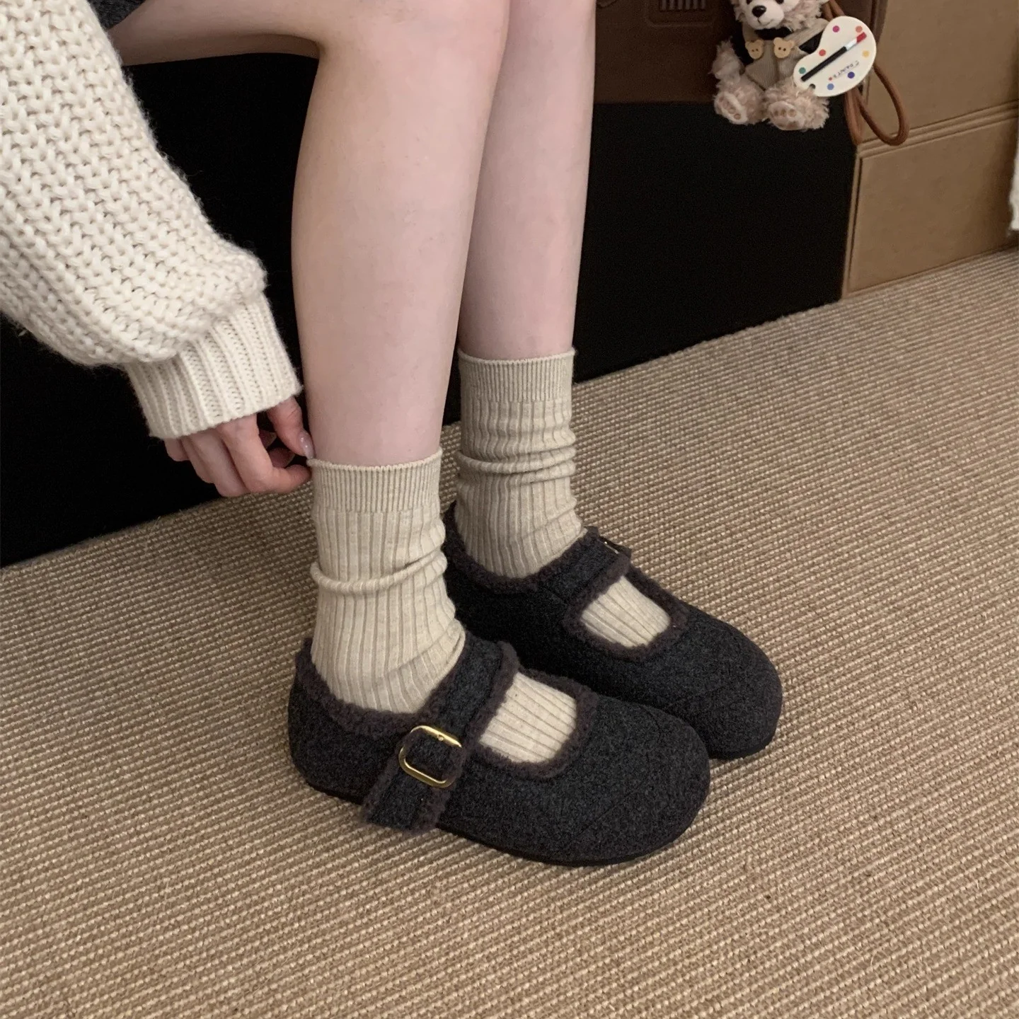 Damen Hausschuhe mit verstellbarem Riemen und kuscheligem Innenfutter Heidi Mode - Image 4