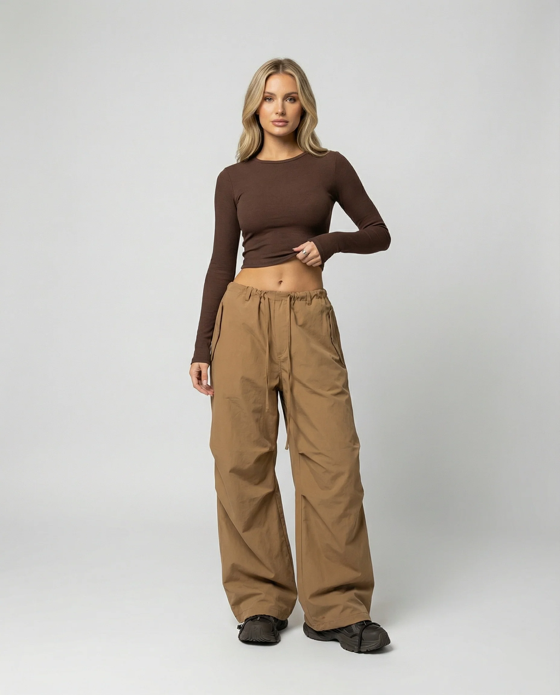 Damen hochgeschnittene extraweite Streetwear-Hose mit Tunnelzugbund, markanten Kniefalten und weitem Beinverlauf Heidi-Mode - Image 2