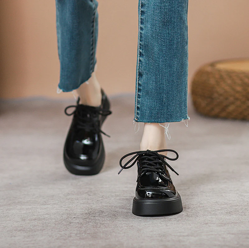 Damen Hochglänzende Komfortschuhe mit Schnürung Heidi Mode - Image 2