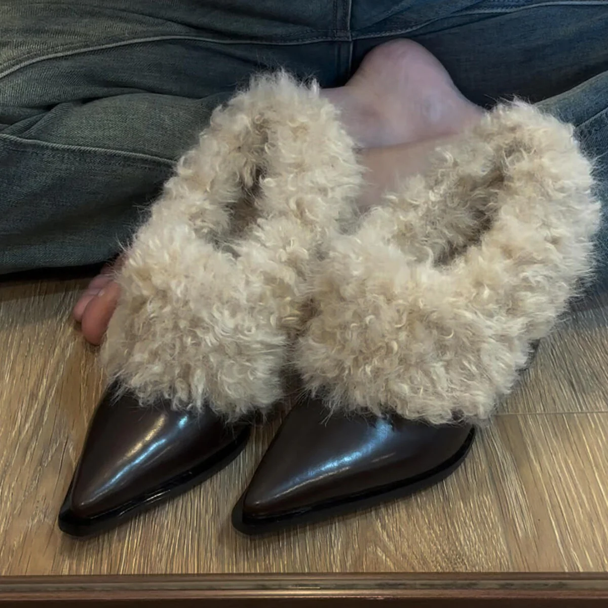 Damen hochwertige Slipper mit luxuriösem Fellrand und spitzer Zehenpartie Heidi Mode - Image 3