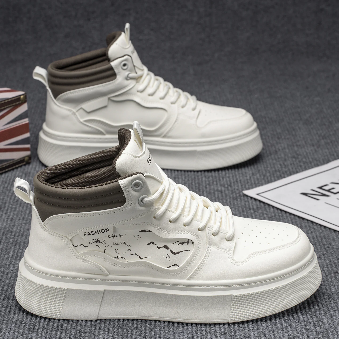 Damen Hochwertige Sneaker mit futuristischem Design und gepolsterter Sohle Heidi Mode - Image 4
