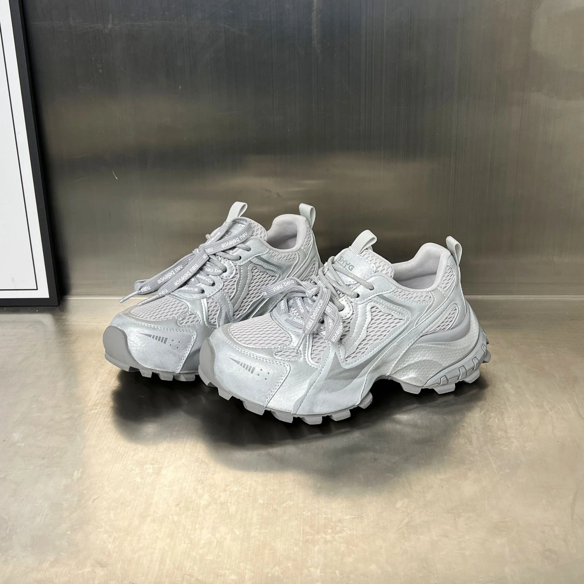 Damen Hochwertige Sportsneaker mit griffiger Laufsohle und atmungsaktiver Netzkonstruktion Heidi Mode - Image 7