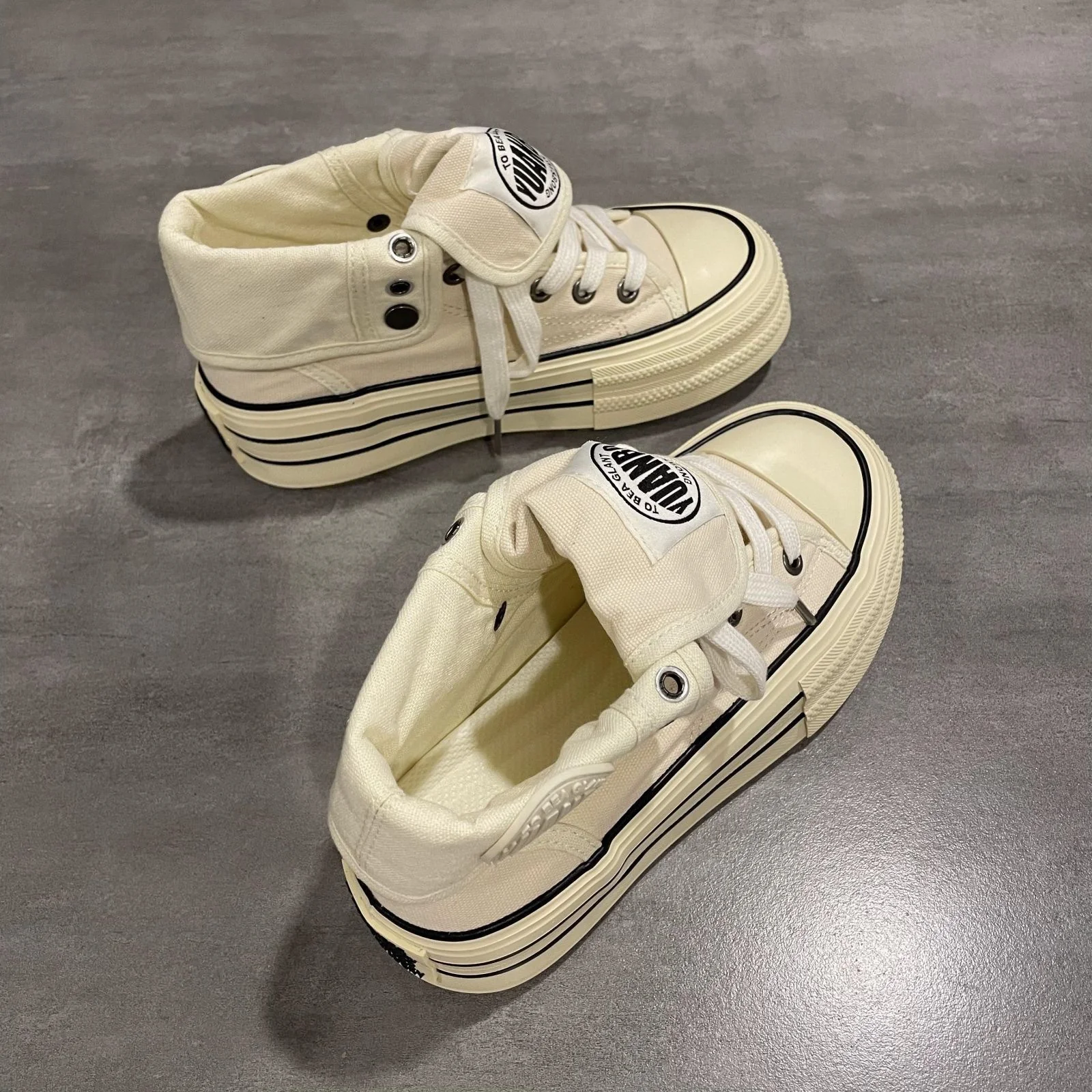 Damen Hohe Plattform-Sneaker mit modischem Design und praktischer Knöchelstütze Heidi Mode - Image 4