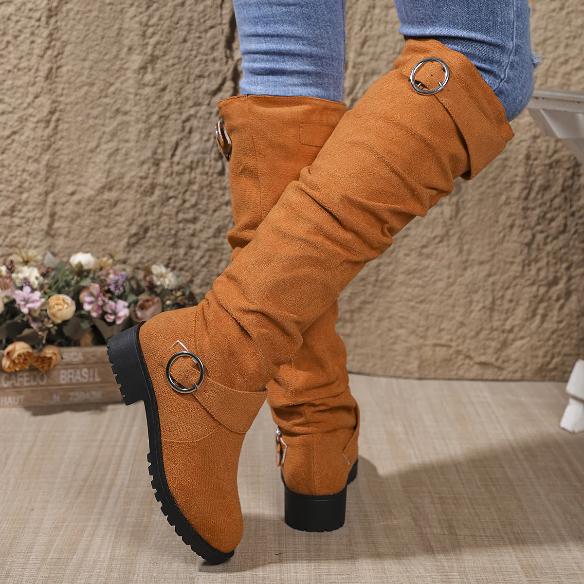 Damen hohe Stiefel mit modischem Rüschen-Design und dekorativem Riemen Heidi Mode - Image 9
