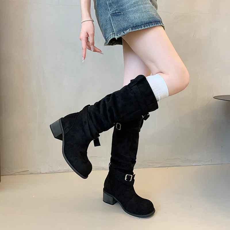 Damen hohe Stiefel mit modischen Schnallen und bequemem Blockabsatz Heidi Mode - Image 2