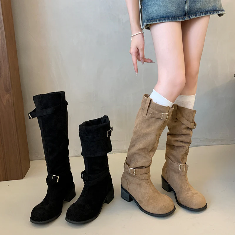 Damen hohe Stiefel mit modischen Schnallen und bequemem Blockabsatz Heidi Mode - Image 4