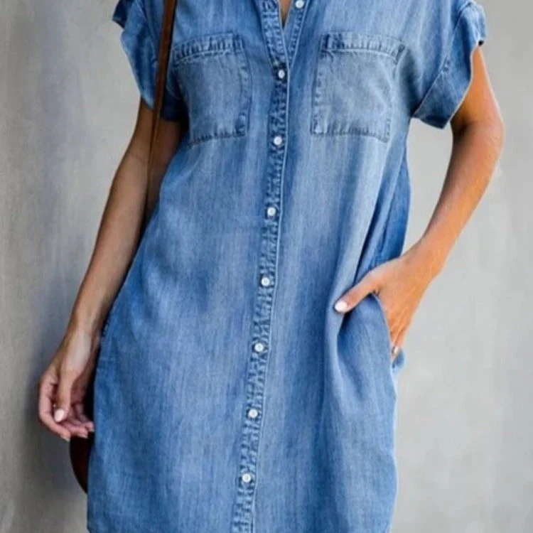 Damen Jeanshemdkleid mit Zwei Aufgesetzten Taschen und Knopfleiste Heidi-Mode - Image 4
