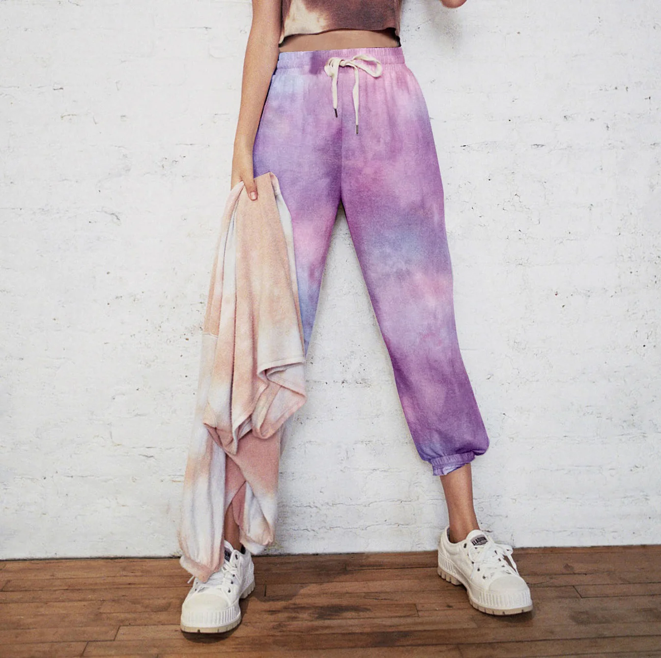 Damen Jogginghose im kreativen Batikdesign mit elastischem Bund und praktischen Taschen Heidi-Mode - Image 7