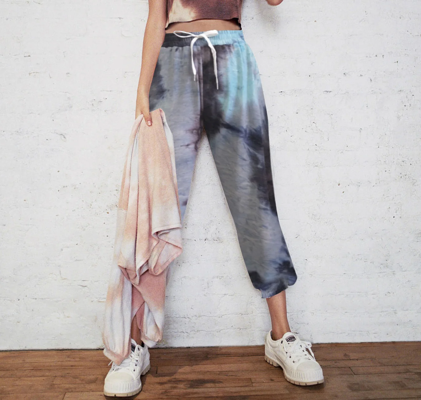 Damen Jogginghose im kreativen Batikdesign mit elastischem Bund und praktischen Taschen Heidi-Mode - Image 8