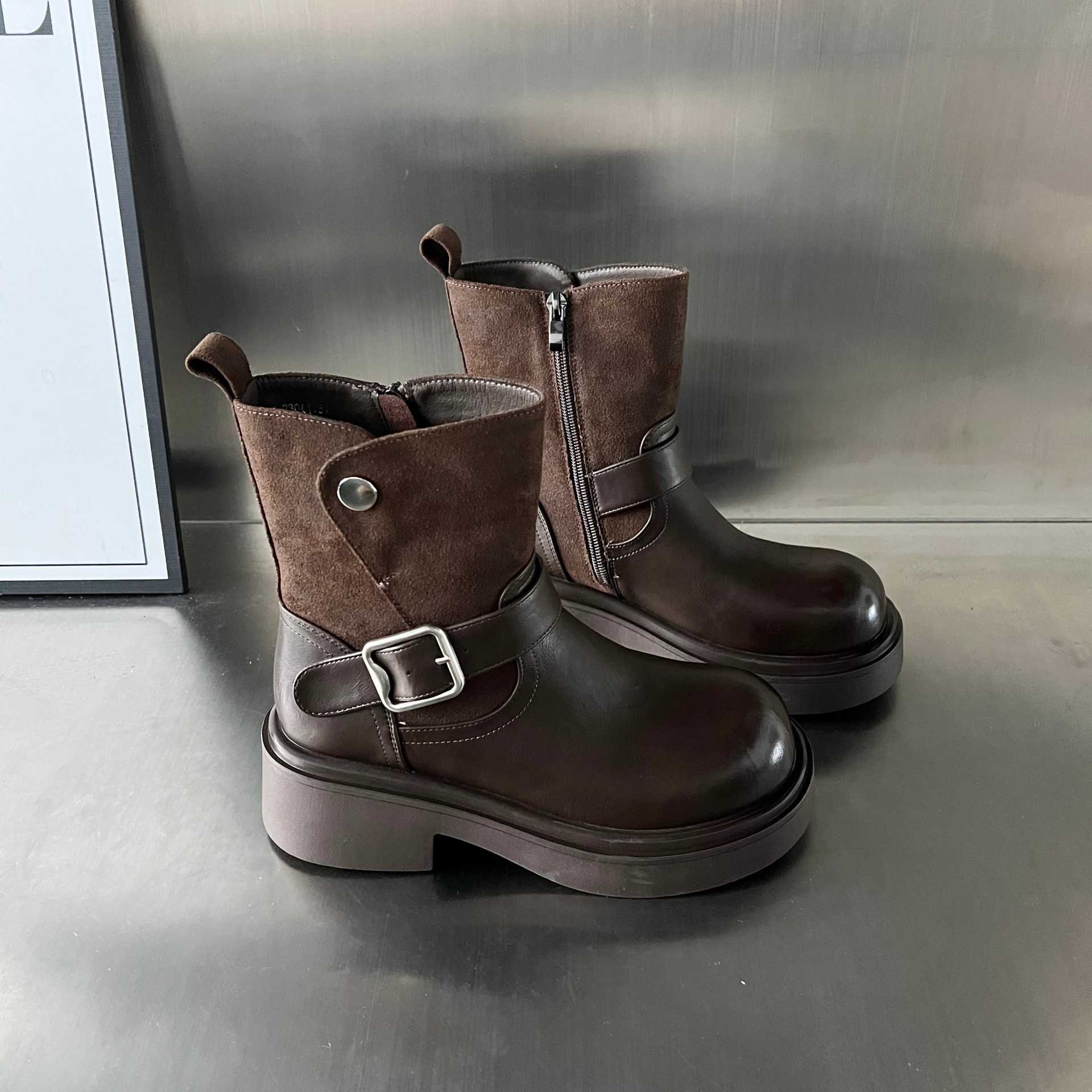 Damen Kick-Boots mit modischem Riemen und stabiler Gummisohle Heidi Mode - Image 5