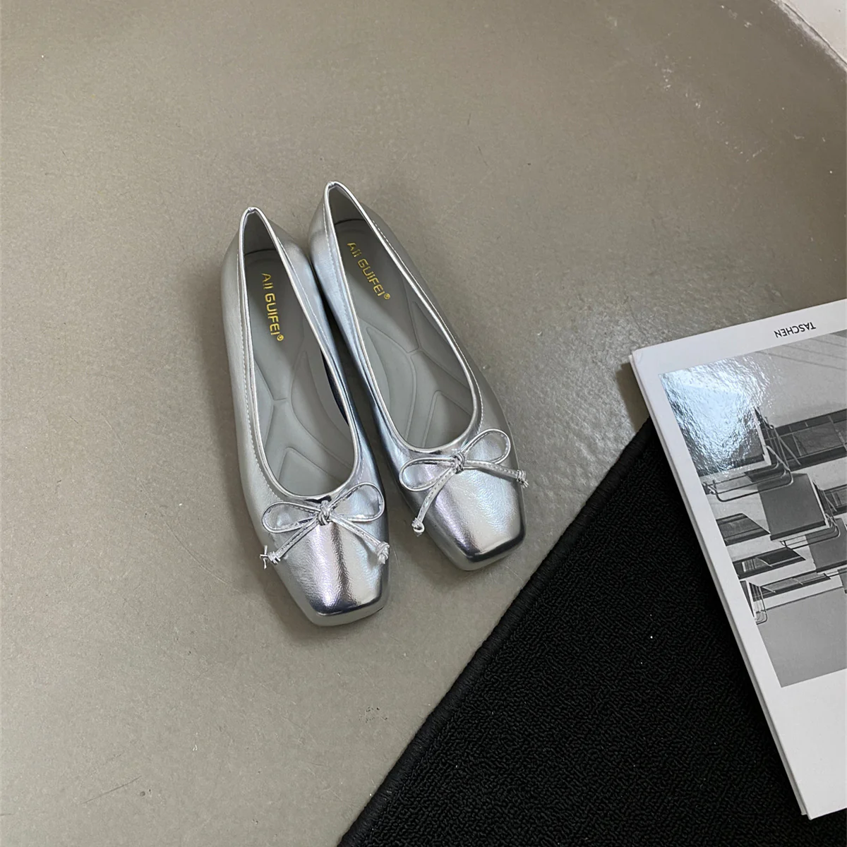 Damen klassisch geschnittene Ballerinas mit zierlichem Schleifenakzent und komfortabler Fußbettung Heidi Mode - Image 6
