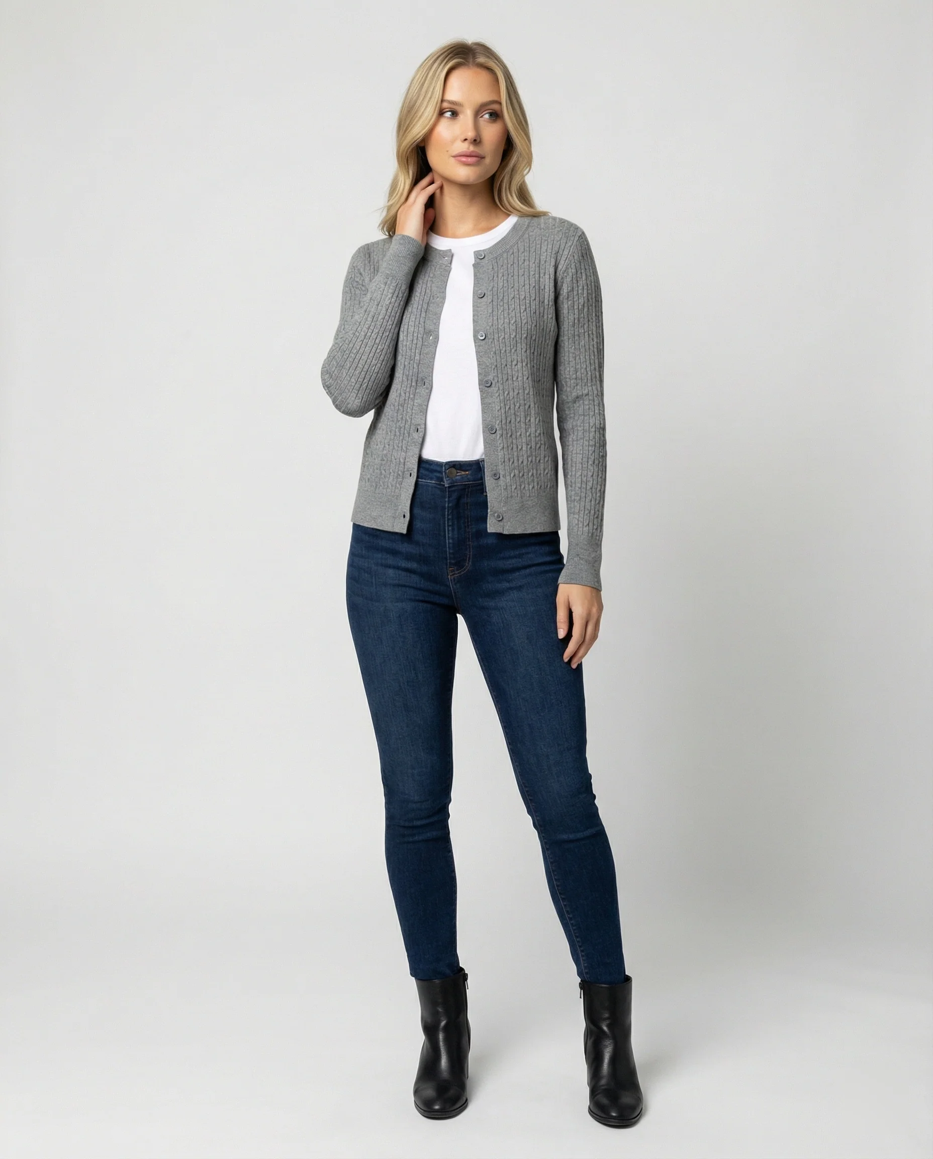 Damen klassischer Strickcardigan mit feiner Zopfstruktur Rundhalsausschnitt und schmaler Silhouette Heidi-Mode - Image 2