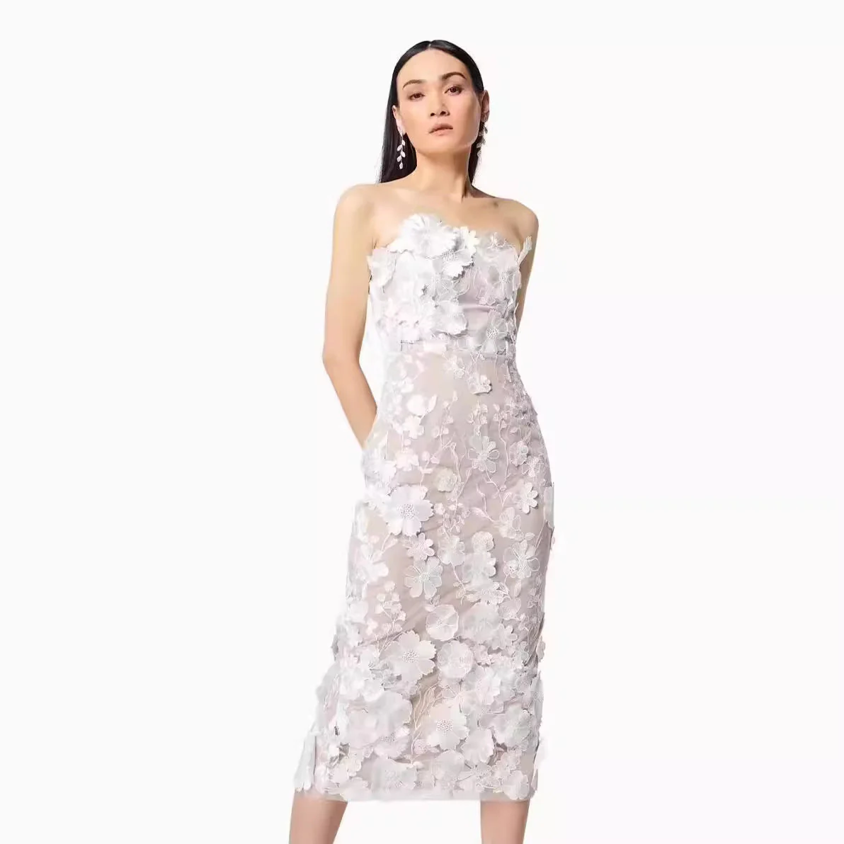 Damen Kleid mit Floralem Stickdesign und Elegantem Körpernahen Schnitt Heidi-Mode - Image 5