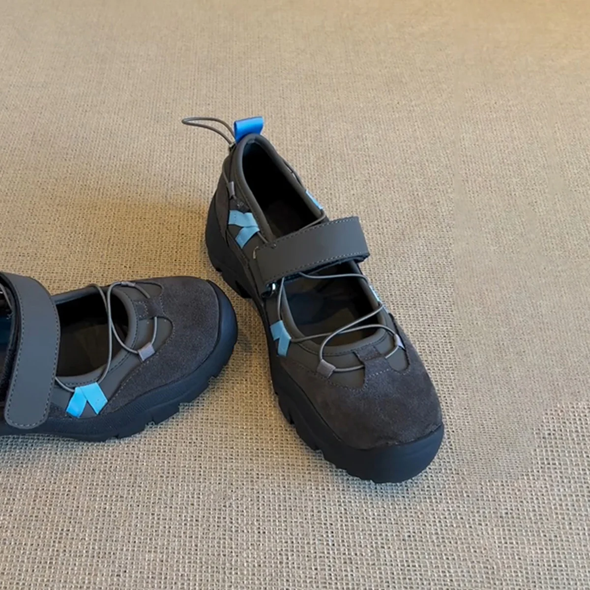 Damen Kletter- und Freizeitschuhe mit verstellbarem Klettverschluss und rutschfester Sohle Heidi Mode - Image 3