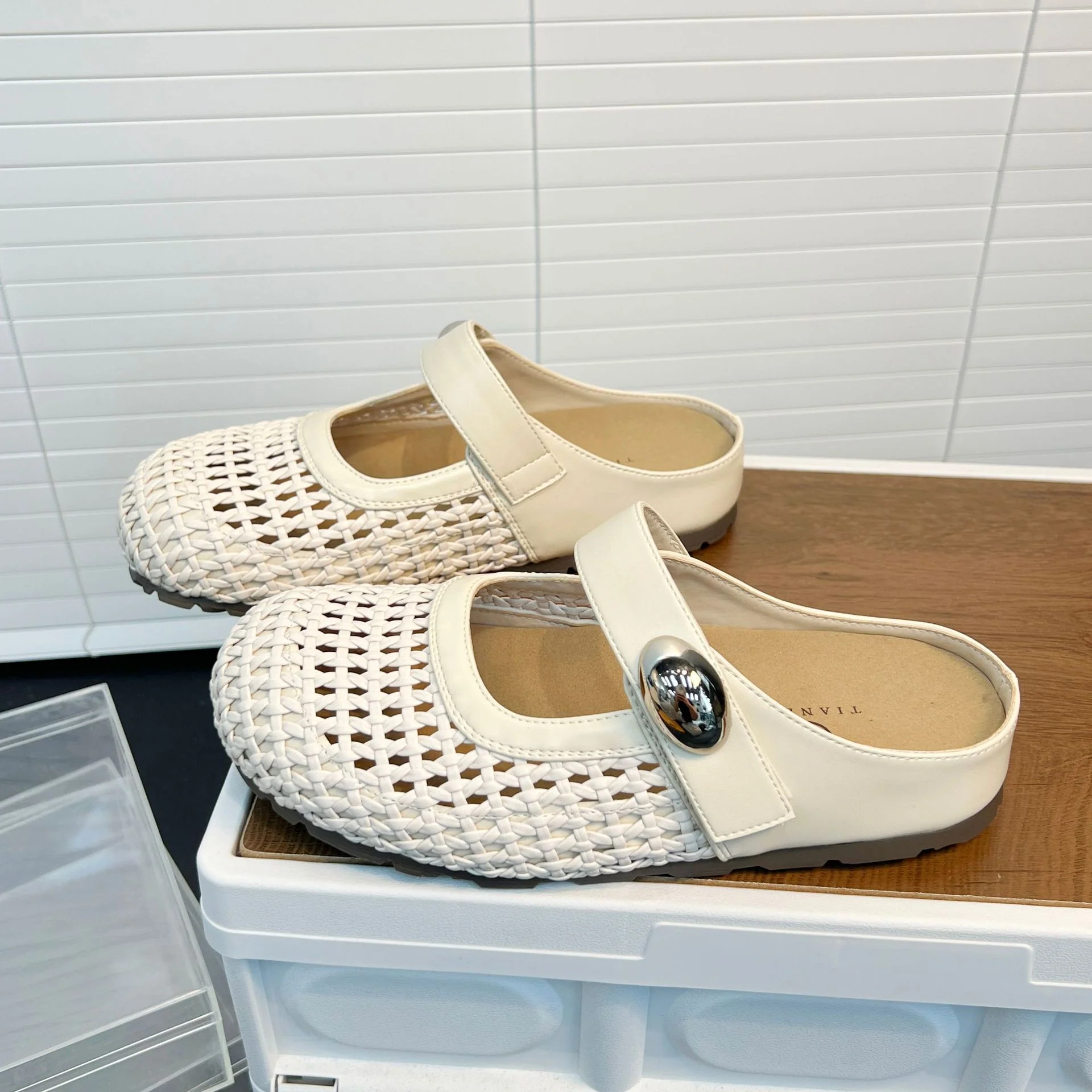 Damen Komfort Clogs mit modischem Flechtmuster und verstellbarem Riemen Heidi Mode - Image 2