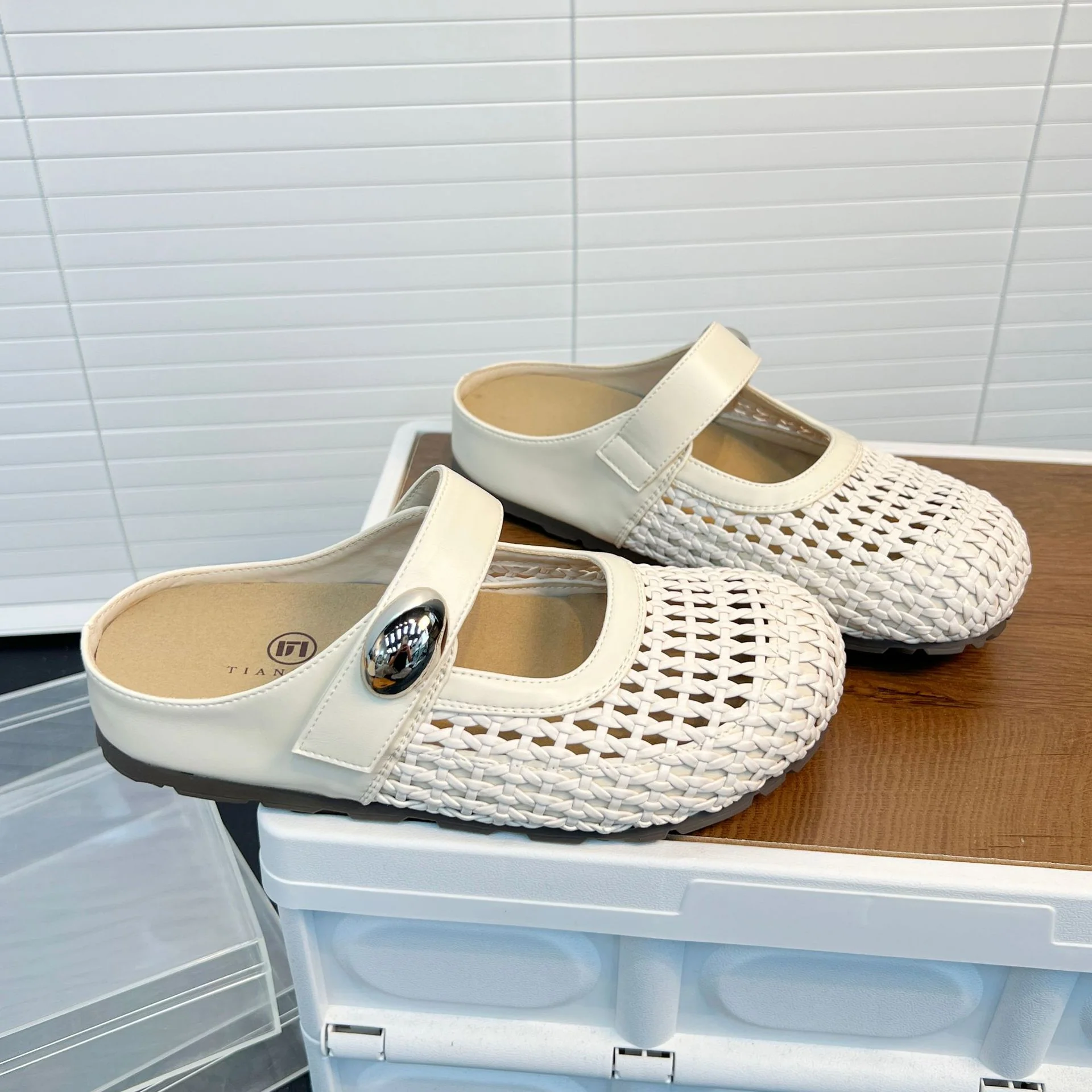 Damen Komfort Clogs mit modischem Flechtmuster und verstellbarem Riemen Heidi Mode - Image 5