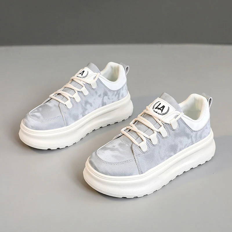 Damen Komfort-Sneaker mit dämpfendem Sohlenprofil und atmungsaktiver Obermaterialstruktur Heidi Mode - Image 6