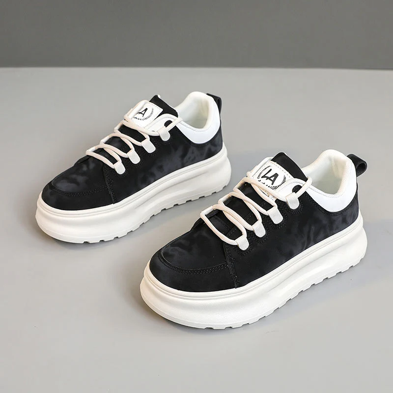 Damen Komfort-Sneaker mit dämpfendem Sohlenprofil und atmungsaktiver Obermaterialstruktur Heidi Mode - Image 8