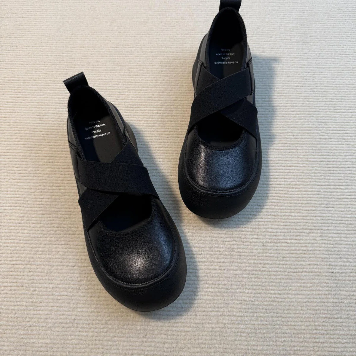 Damen Komfort-Sneaker mit Elastischem Kreuzband und Gepolstertem Fußbett Heidi-Mode - Image 2