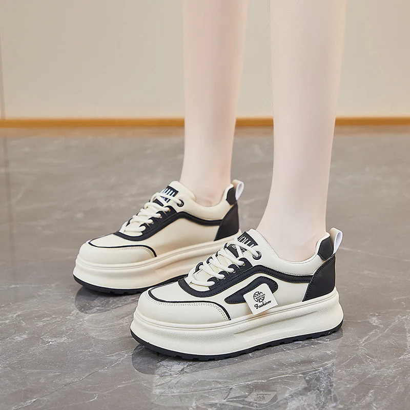 Damen Komfort-Sneaker mit modischem Design und dämpfender Sohle Heidi Mode - Image 4