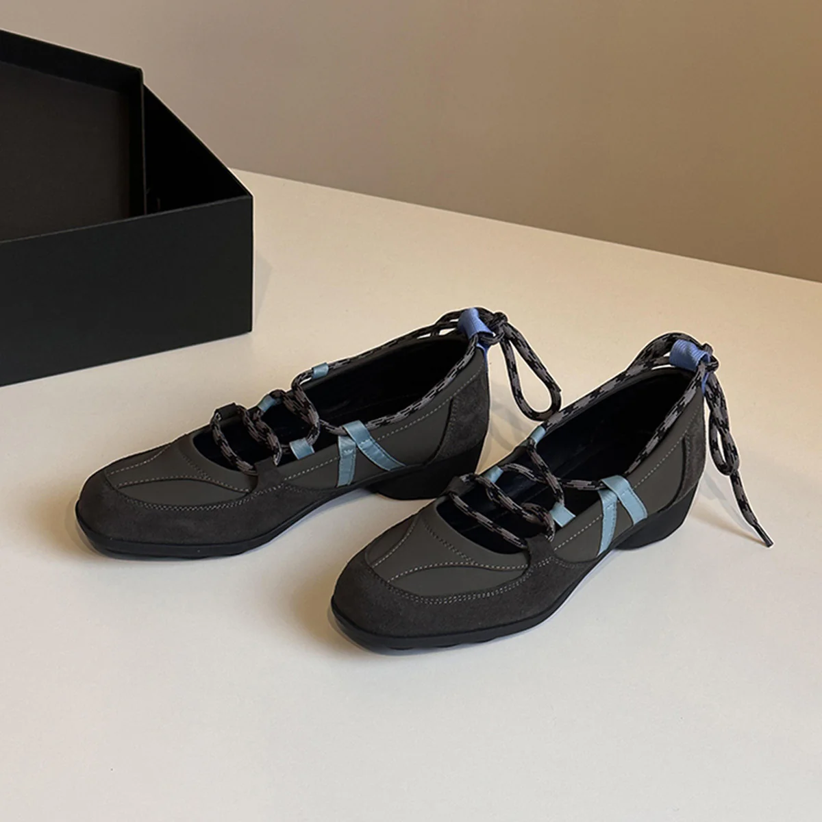 Damen Komfortable Ballerinas mit spielerischem Riemchen-Design und bequemer Sohle Heidi Mode - Image 2