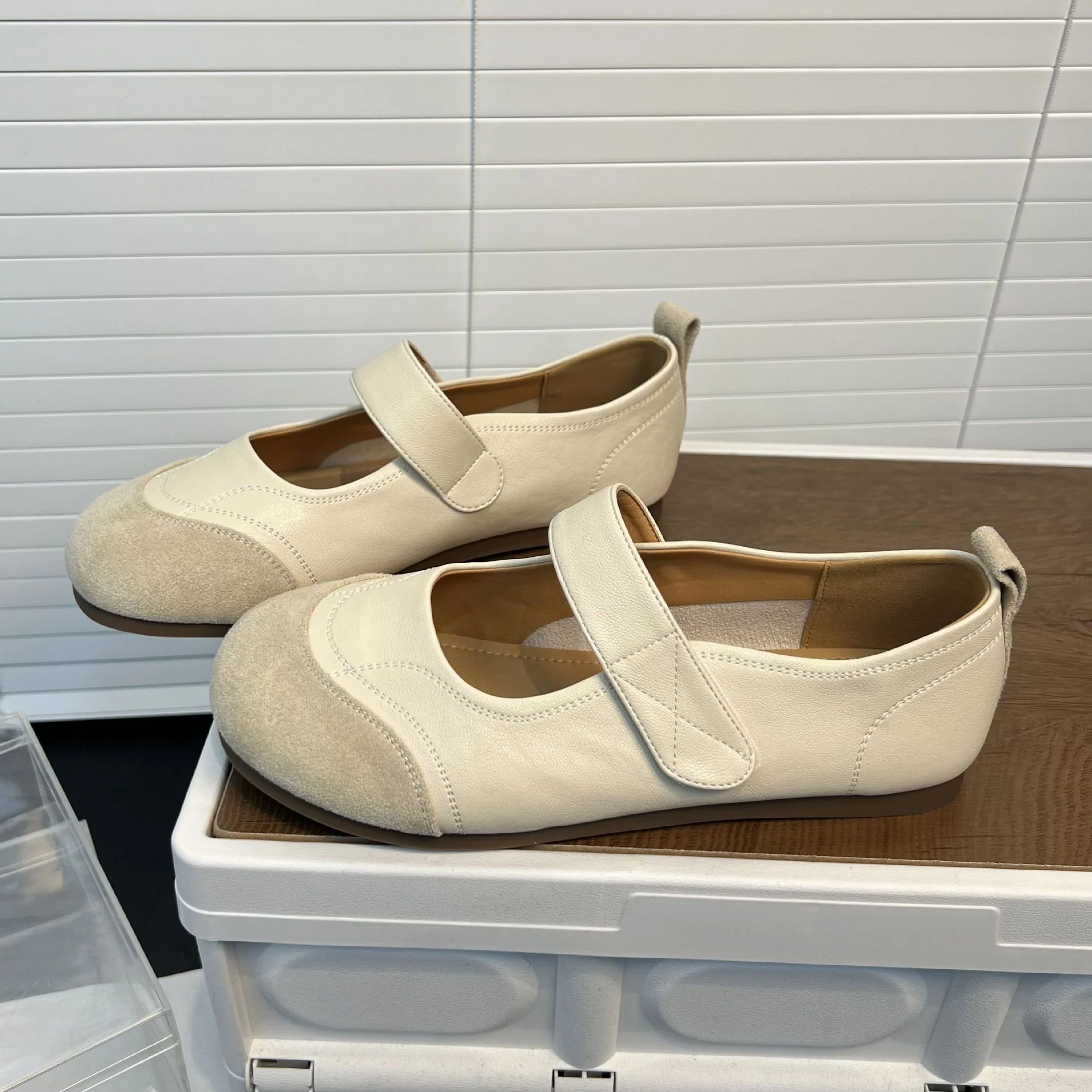 Damen Komfortable Ballerinas mit verstellbarem Riemen und weichem Fußbett Heidi Mode - Image 3