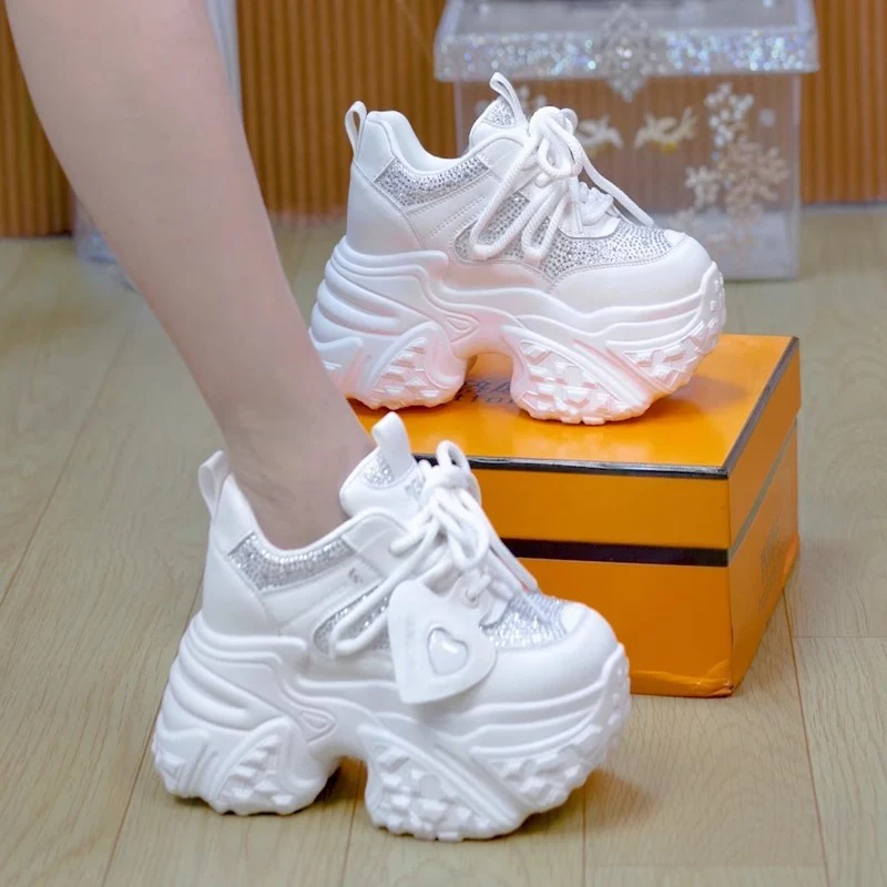 Damen Komfortable Chunky Sneakers mit modischen Glitzerdetails Heidi Mode - Image 4