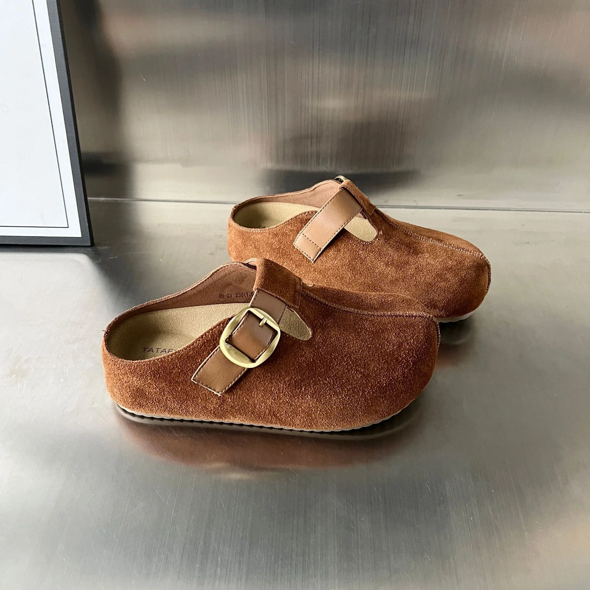 Damen Komfortable Clogs aus hochwertigem Wildleder mit elegantem Schnallenverschluss Heidi Mode - Image 5