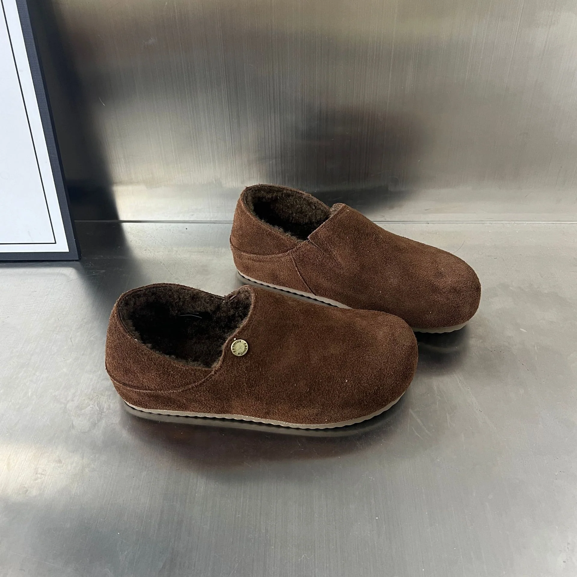 Damen Komfortable Clogs aus hochwertigem Wildleder mit kuscheligem Innenfutter Heidi Mode - Image 4