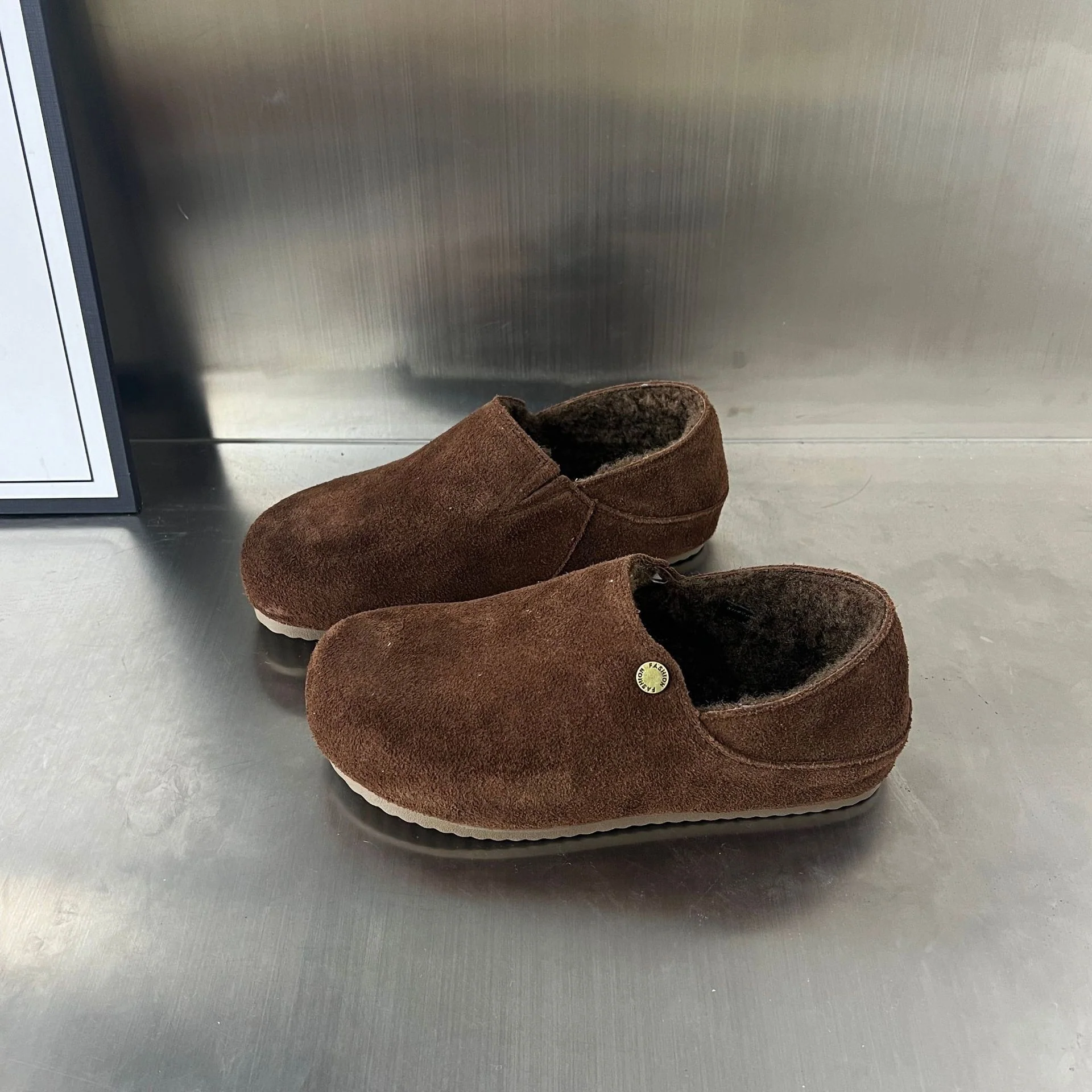 Damen Komfortable Clogs aus hochwertigem Wildleder mit kuscheligem Innenfutter Heidi Mode - Image 7
